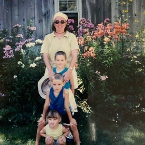 Meet your Posher, Laurie